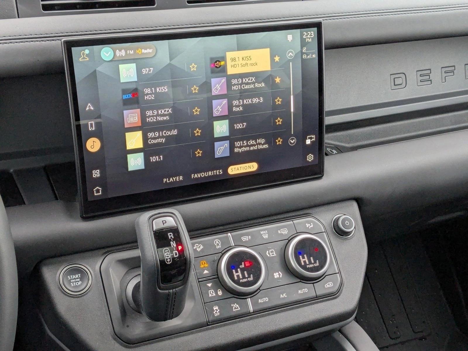 2025 Land Rover Defender X-Dynamic SE - Photo 12