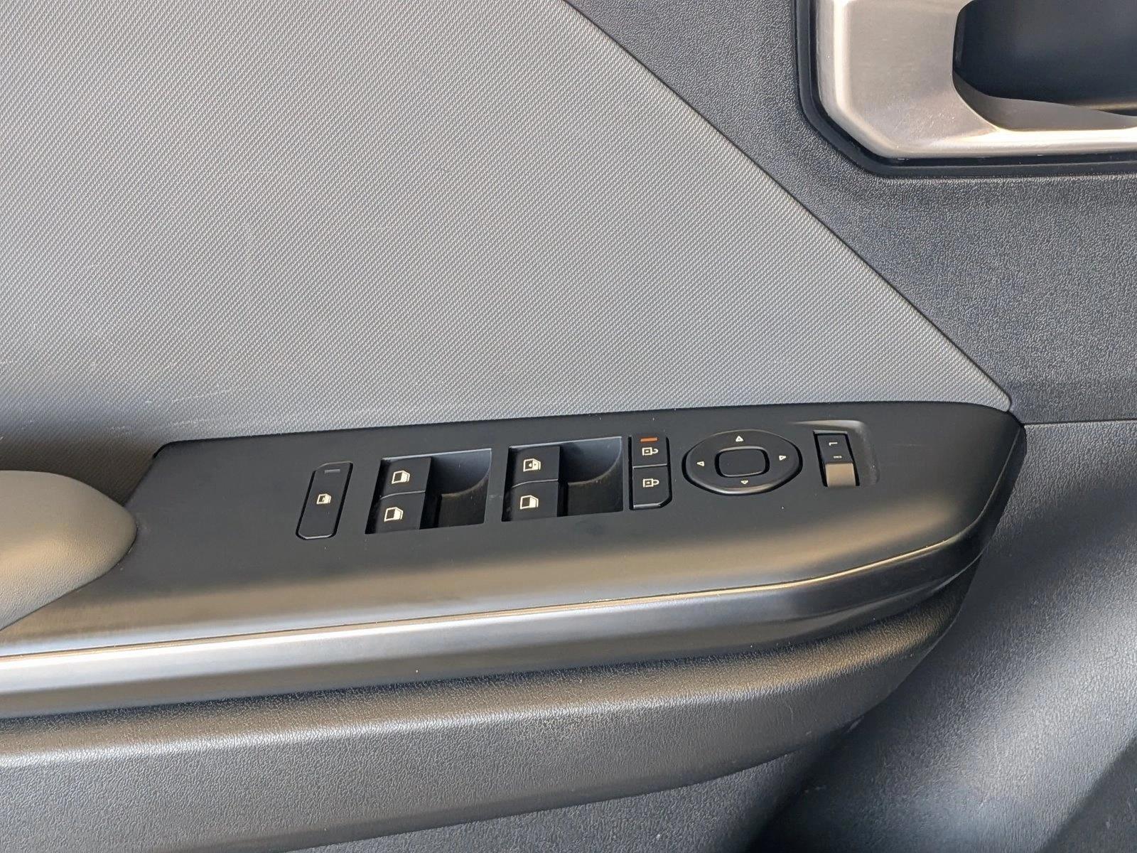 2025 Kia K4 LXS - Photo 11