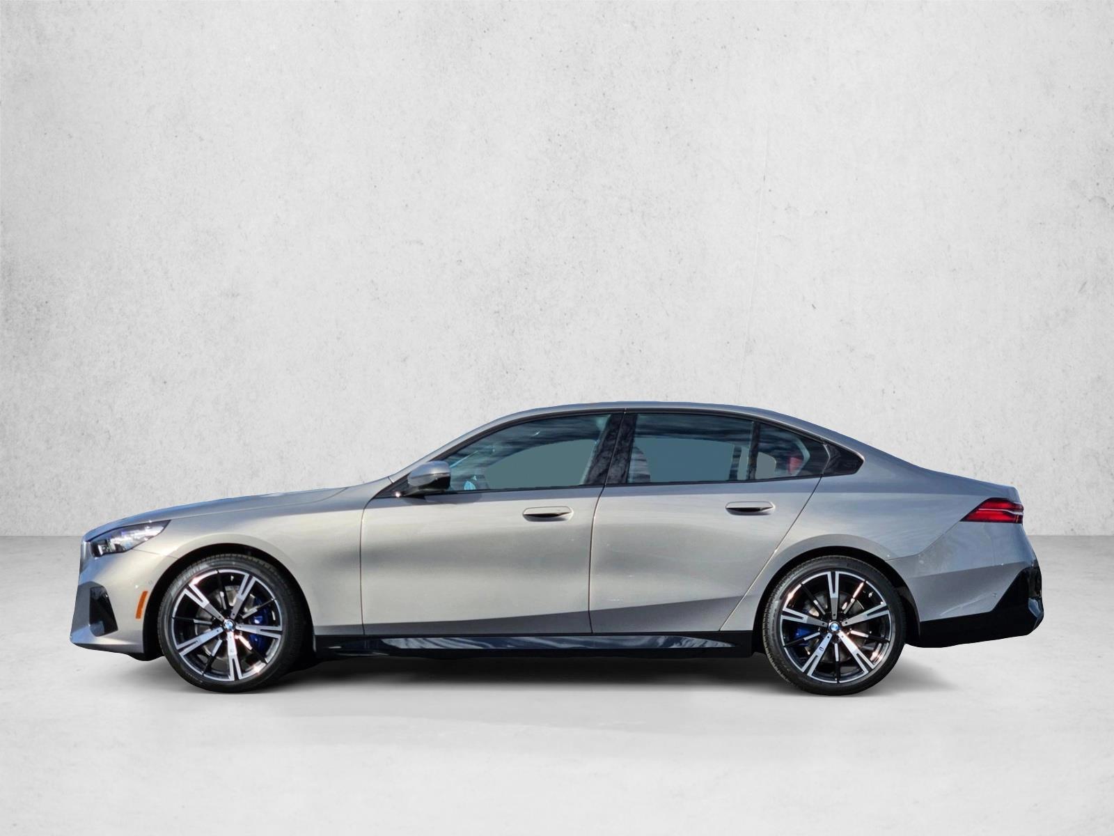 Thumbnail: 2026 BMW 5 Series - 2