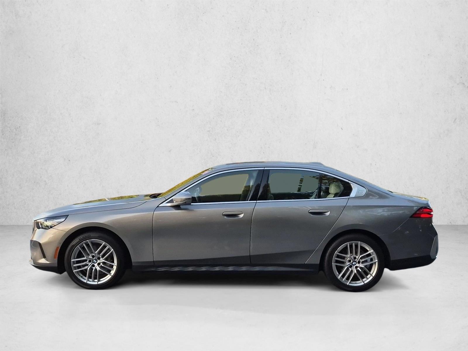 Thumbnail: 2024 BMW 5 Series - 2