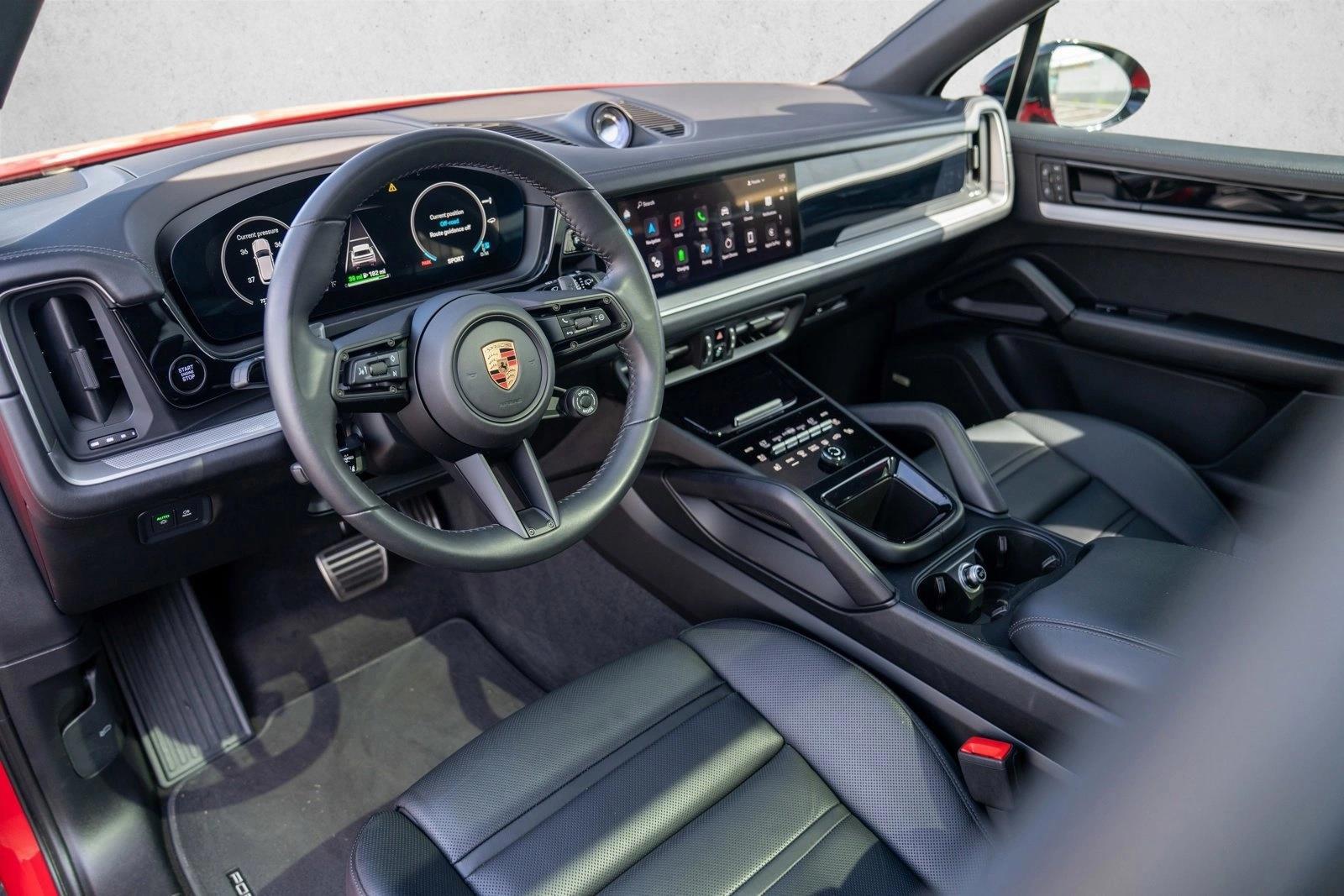 Thumbnail: 2025 Porsche Cayenne - 3