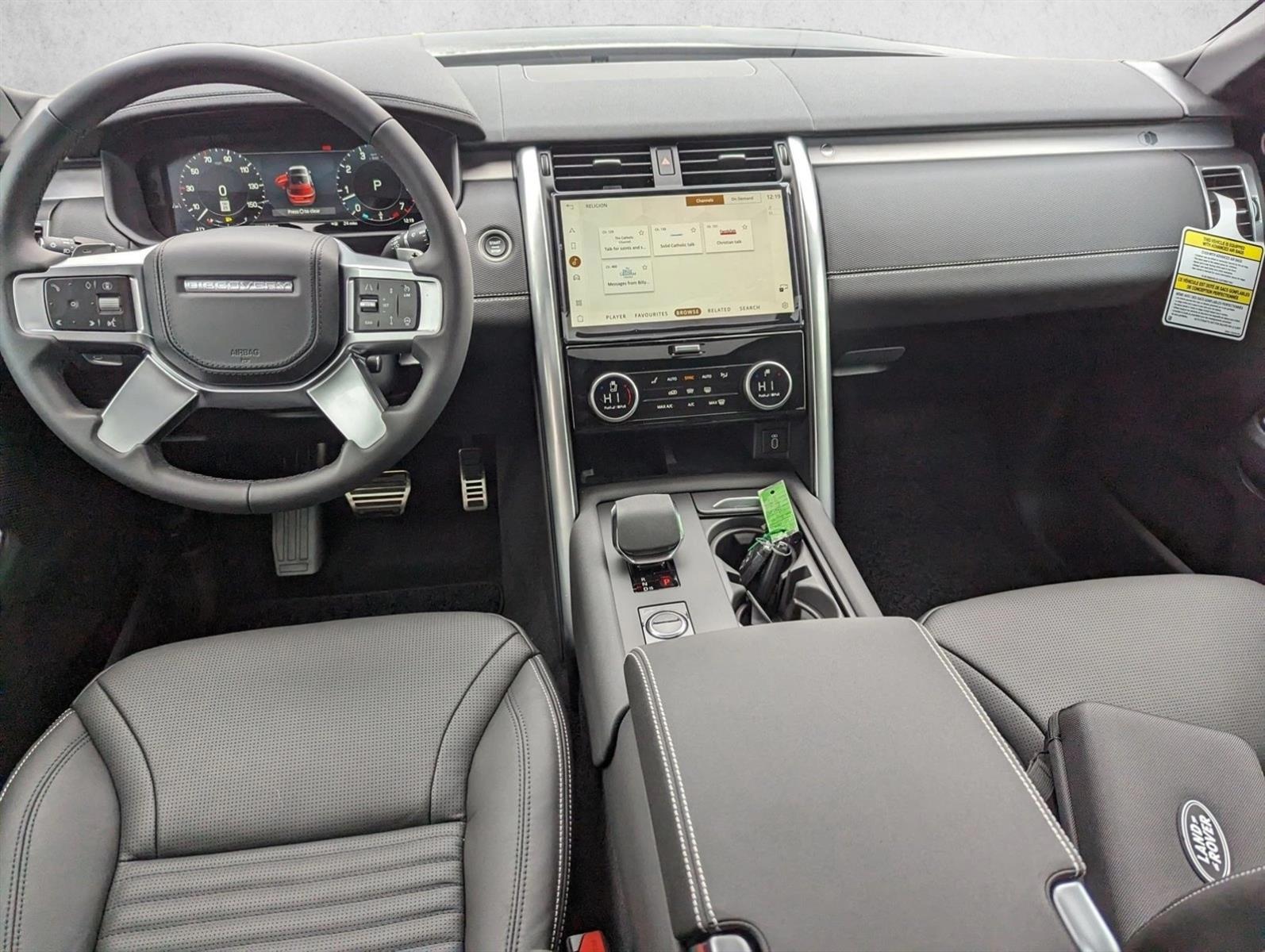 Thumbnail: 2026 Land Rover Discovery - 3