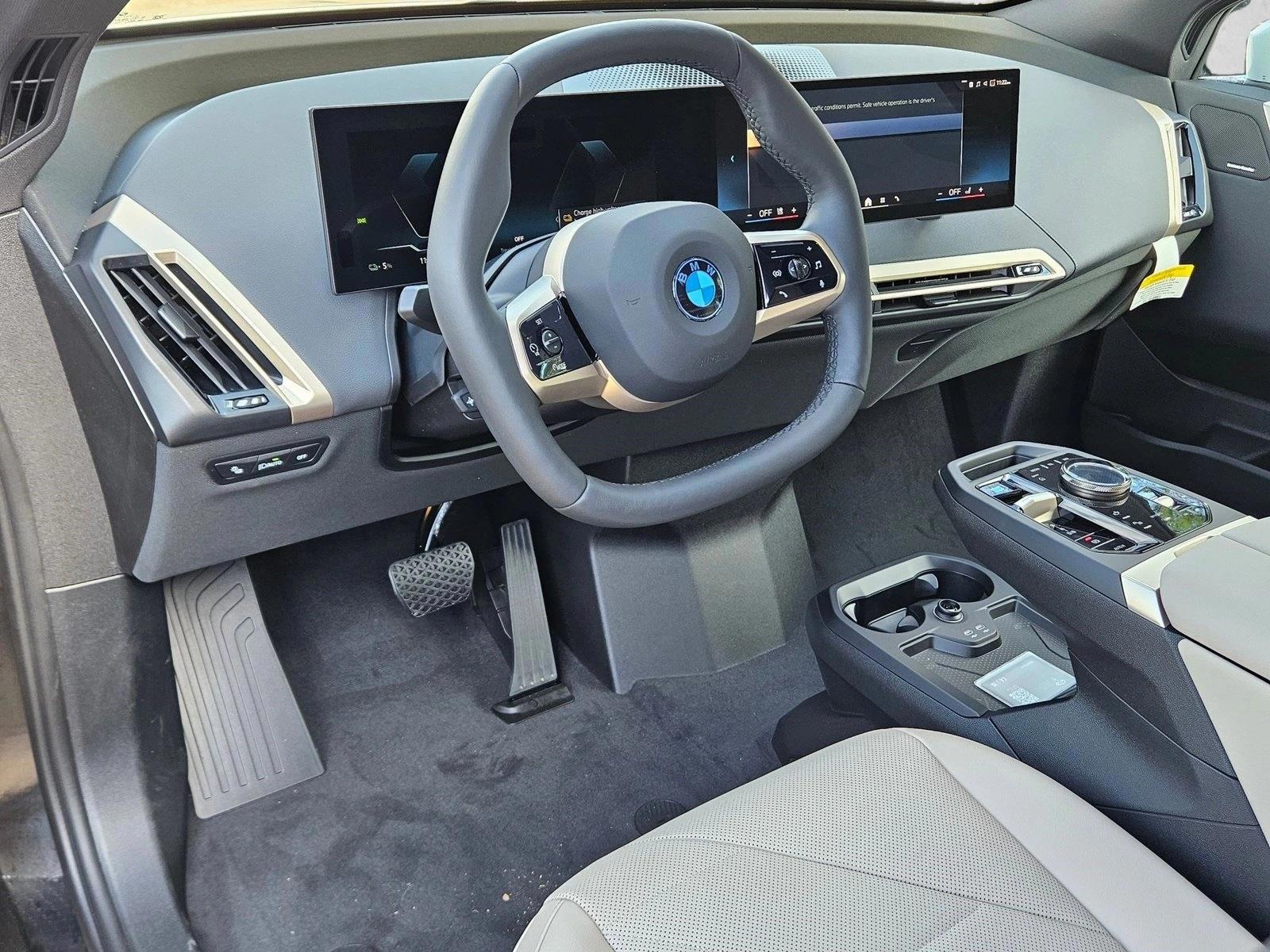 Thumbnail: 2026 BMW iX - 3