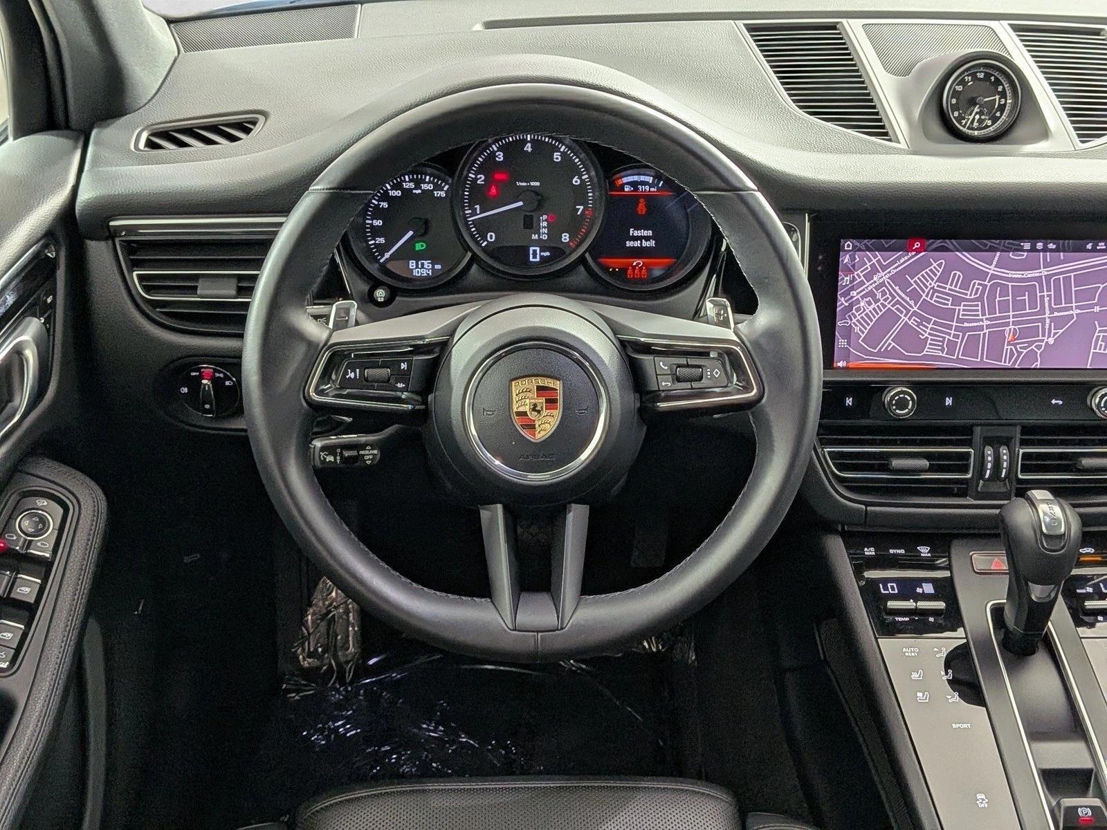 2026 Porsche Macan T - Photo 21
