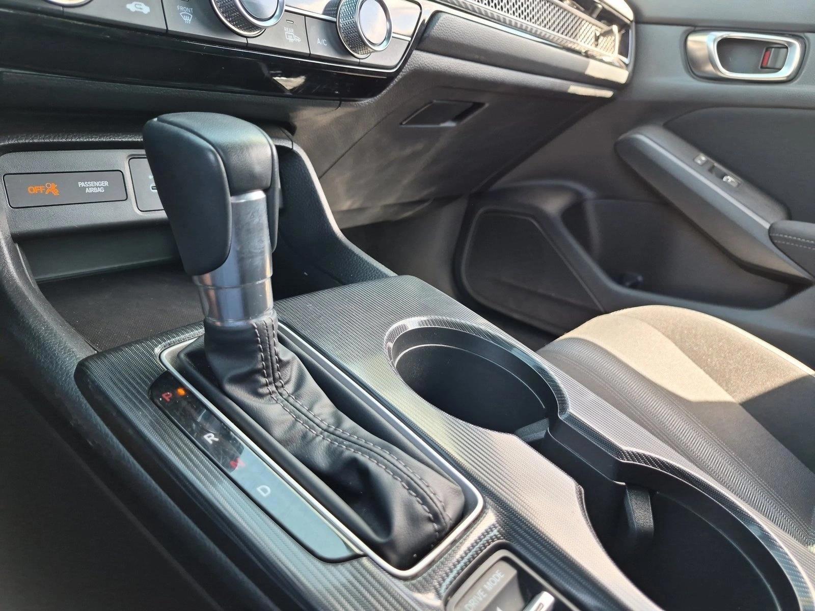 2025 Honda Civic Hatchback Sport - Photo 17