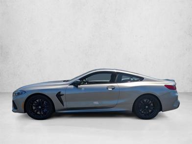 2022 BMW M8