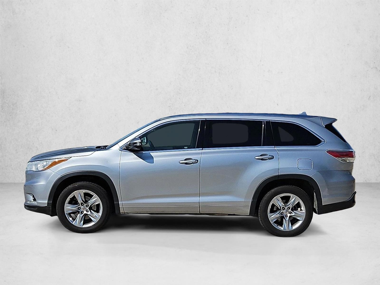 Thumbnail: 2015 Toyota Highlander - 2