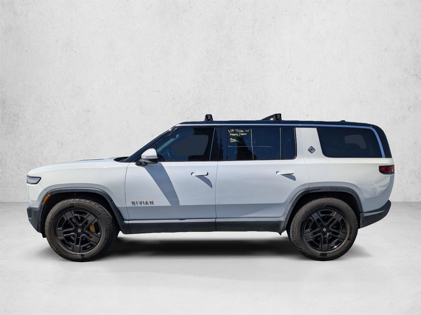 Thumbnail: 2023 Rivian R1S - 2