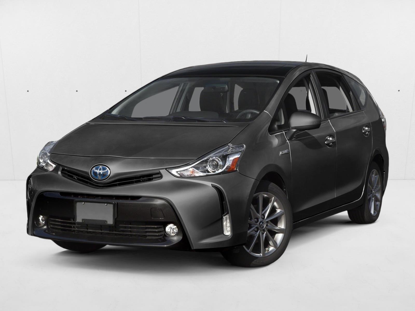 2016 Toyota Prius v Five's photo