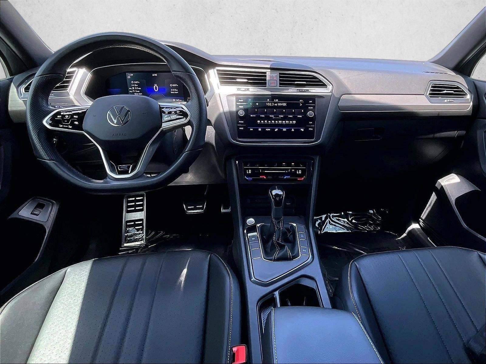 Thumbnail: 2022 Volkswagen Tiguan - 4
