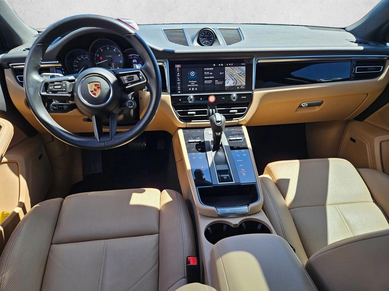 Thumbnail: 2024 Porsche Macan - 3