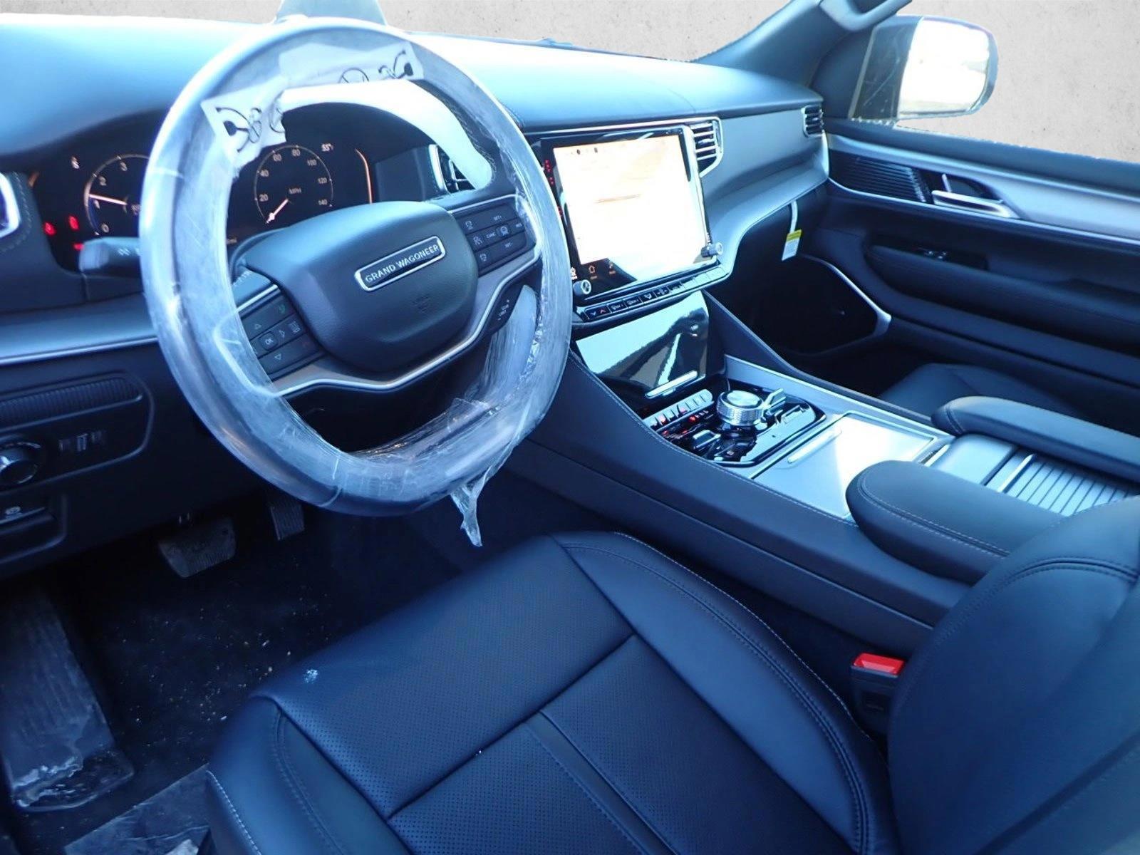 Thumbnail: 2026 Jeep Grand Wagoneer - 3