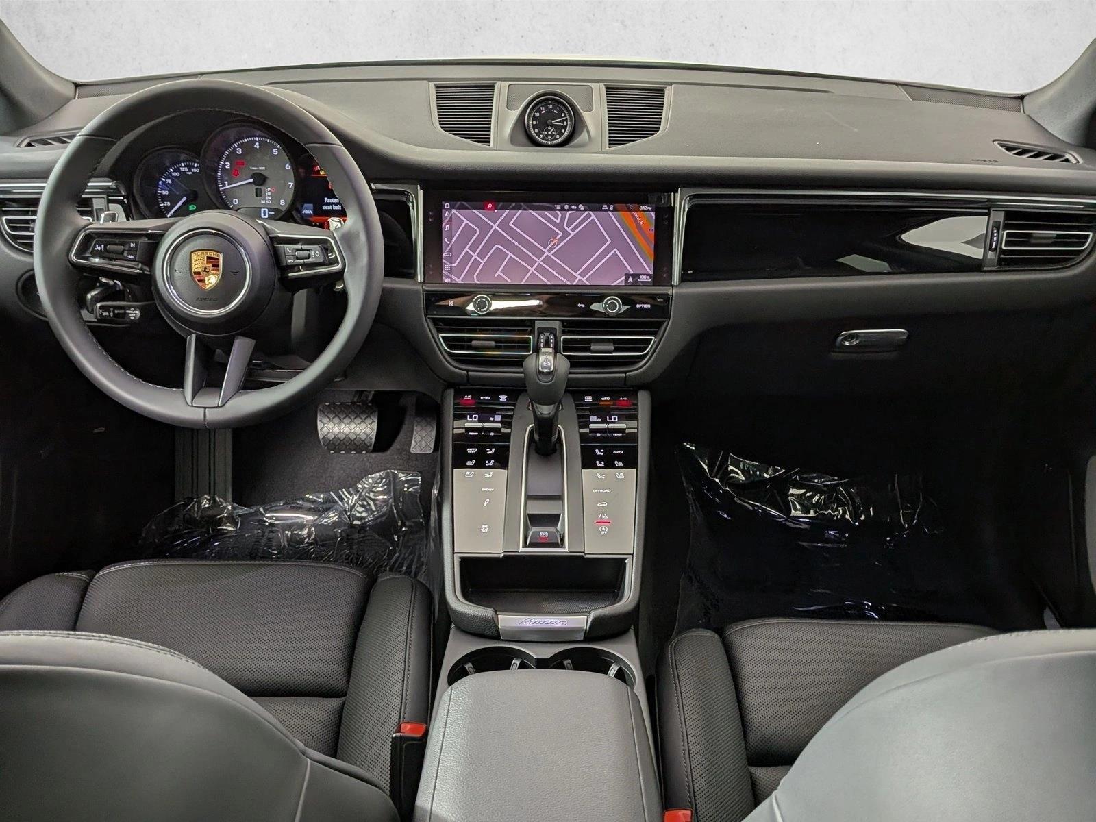 Thumbnail: 2026 Porsche Macan - 4