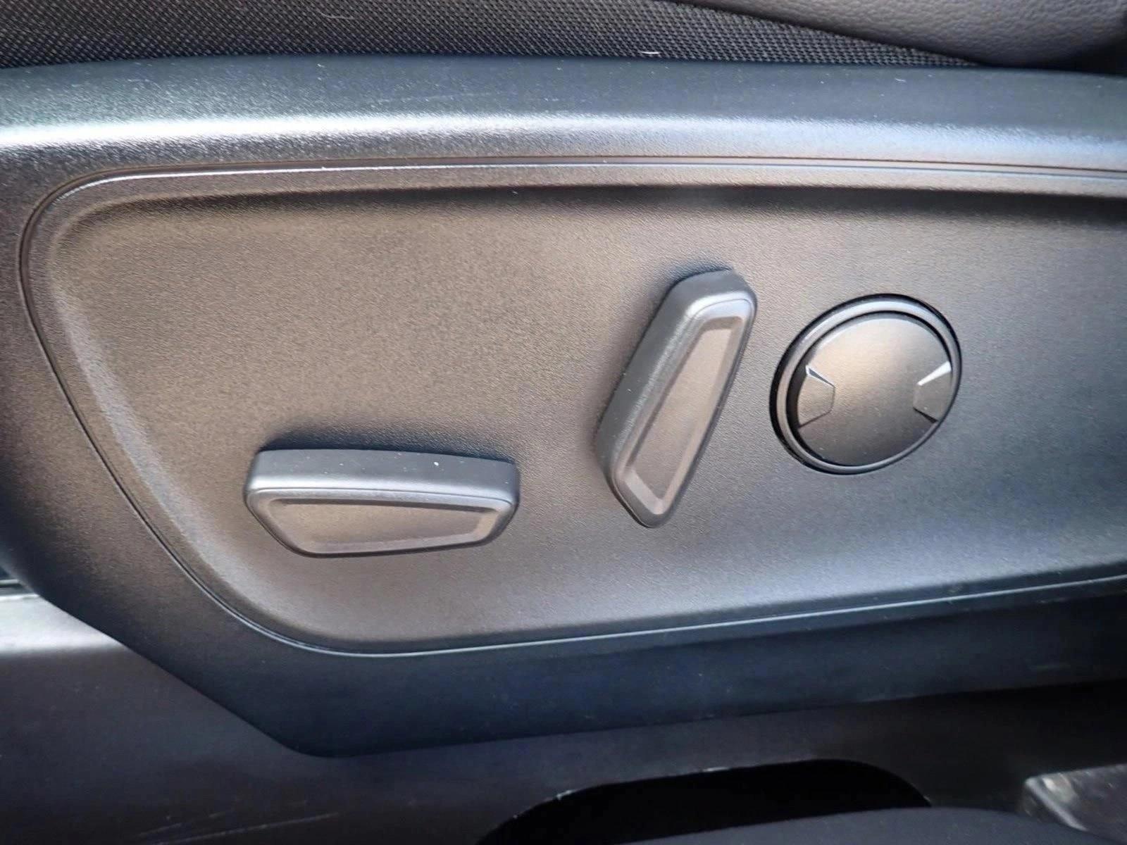 Thumbnail: 2021 Ford Escape - 3