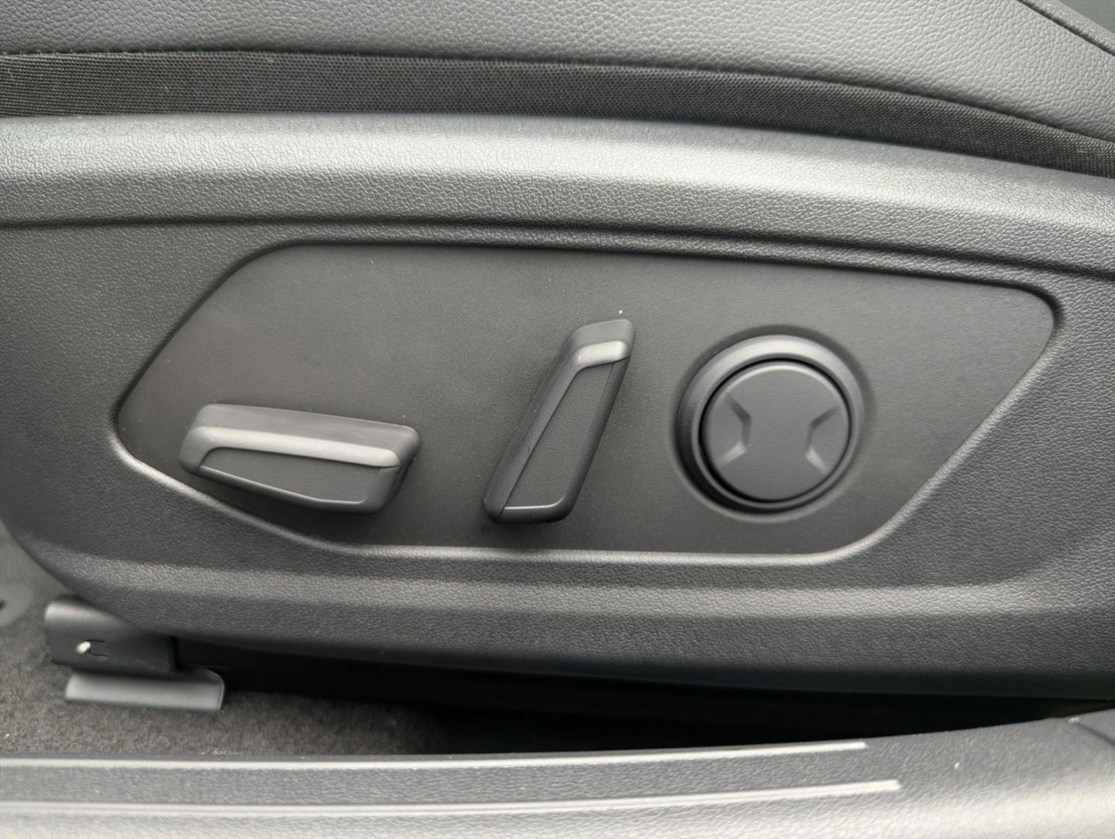 Thumbnail: 2026 Hyundai Elantra - 3