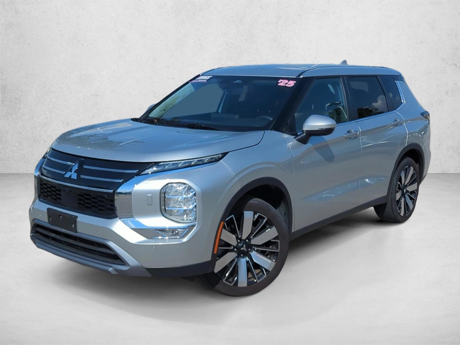 Thumbnail: 2025 Mitsubishi Outlander - 1