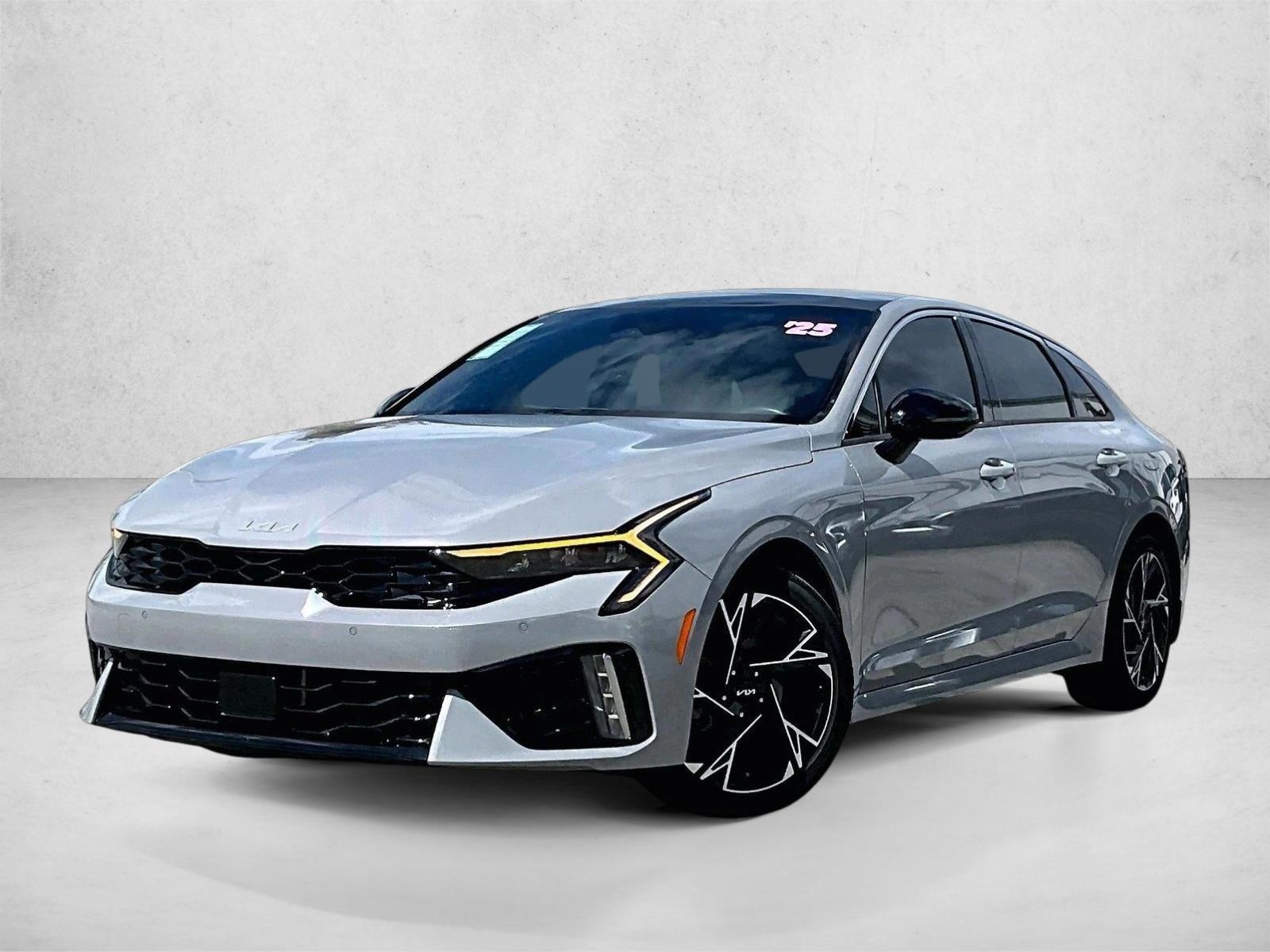 Thumbnail: 2025 Kia K5 - 1