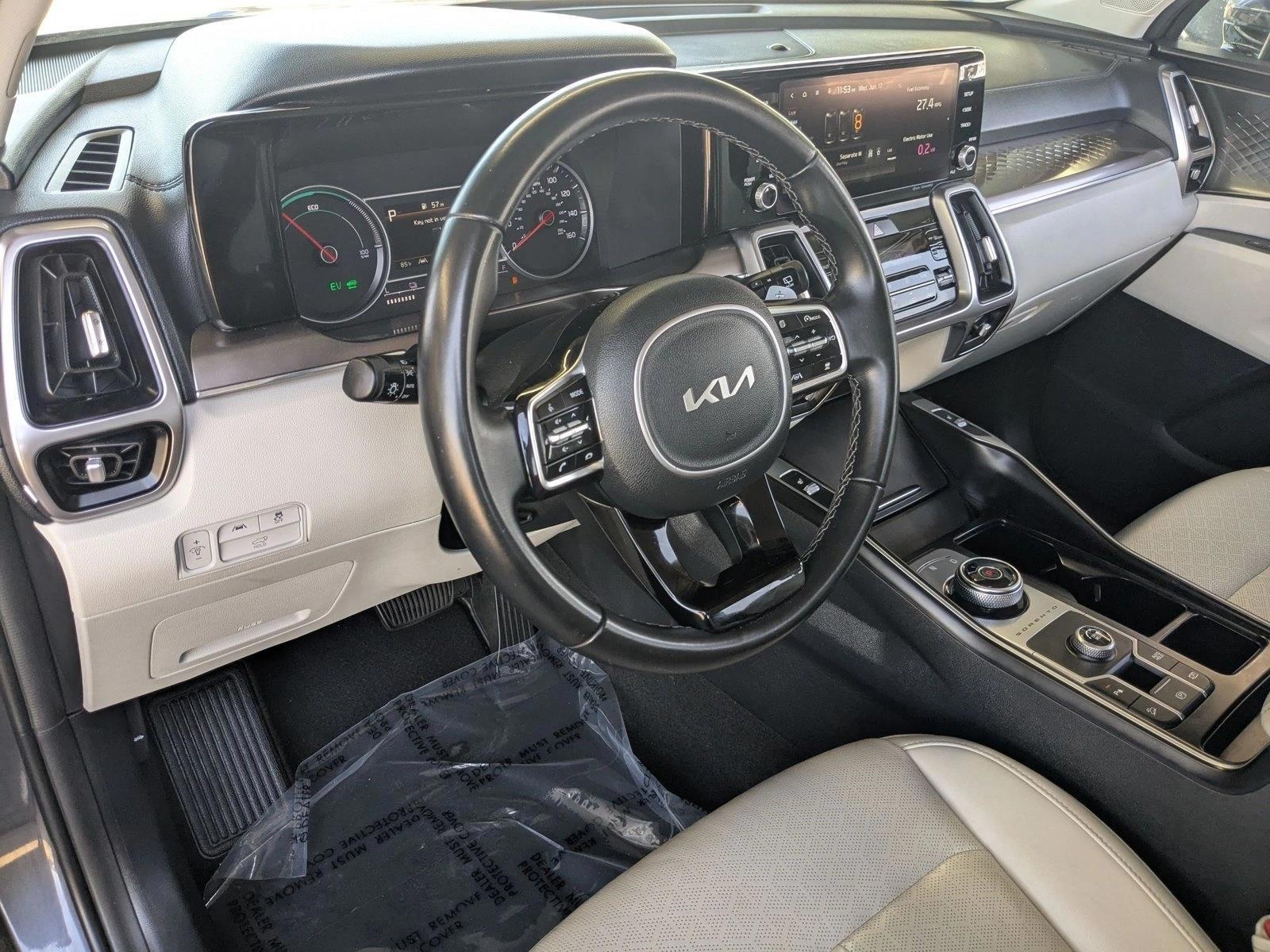 Thumbnail: 2022 Kia Sorento - 3