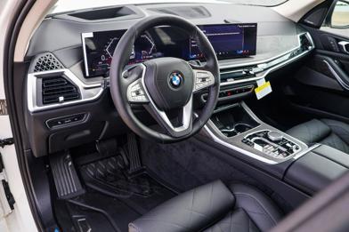 2027 BMW X7
