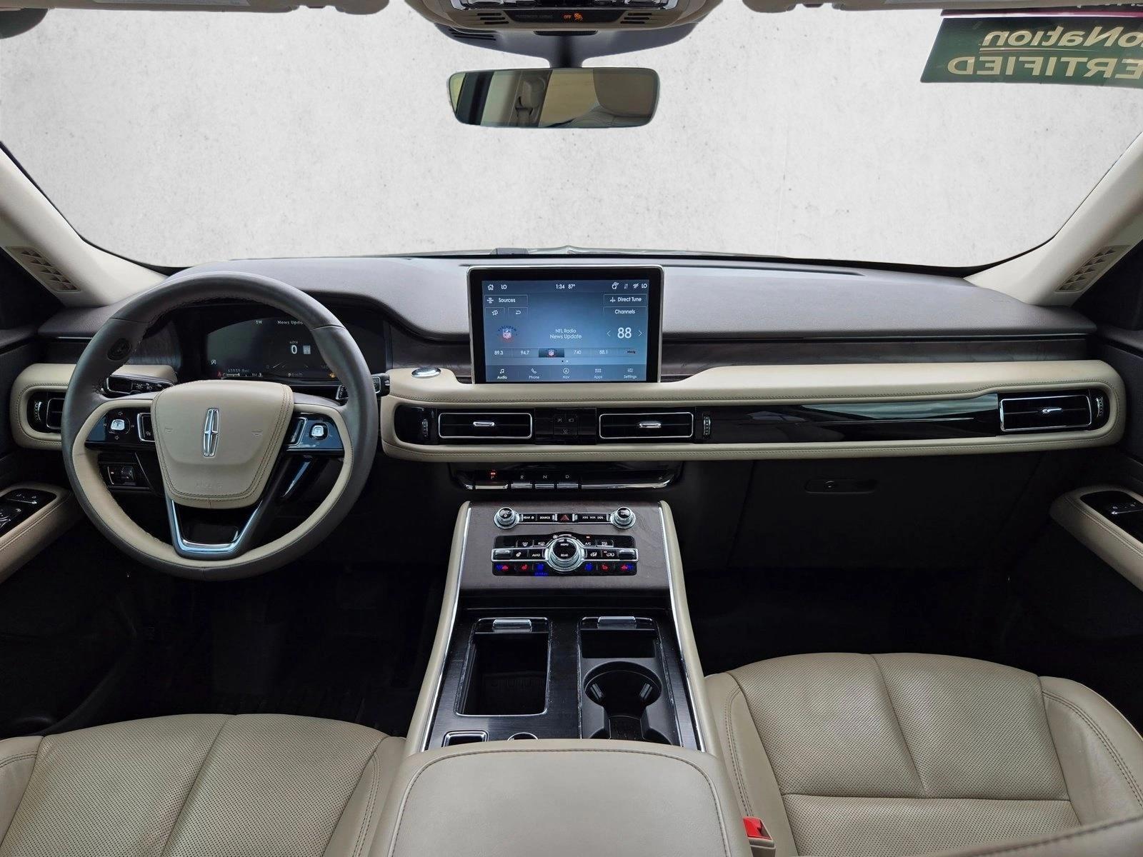 Thumbnail: 2023 Lincoln Aviator - 4