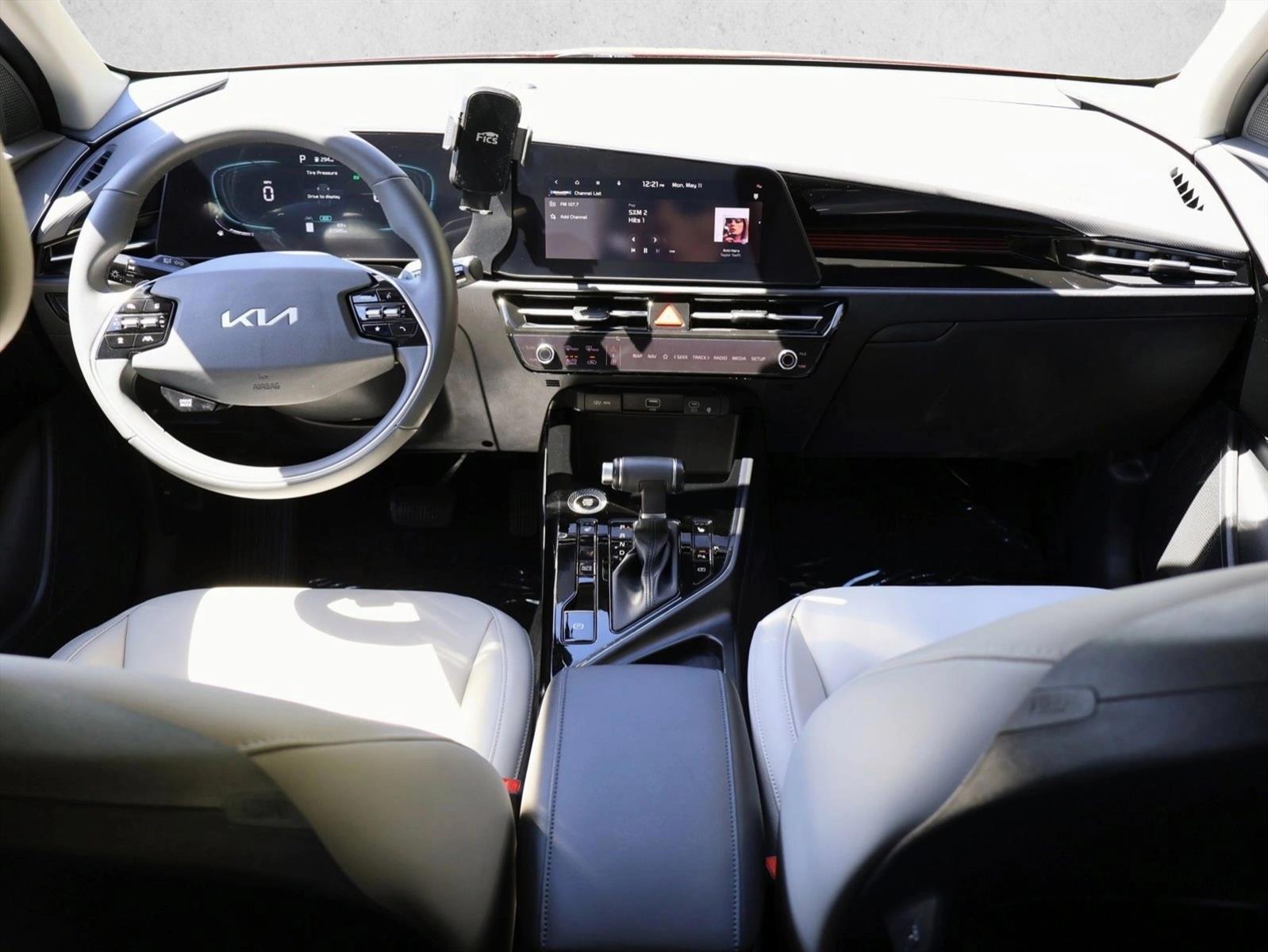 Thumbnail: 2024 Kia Niro - 3