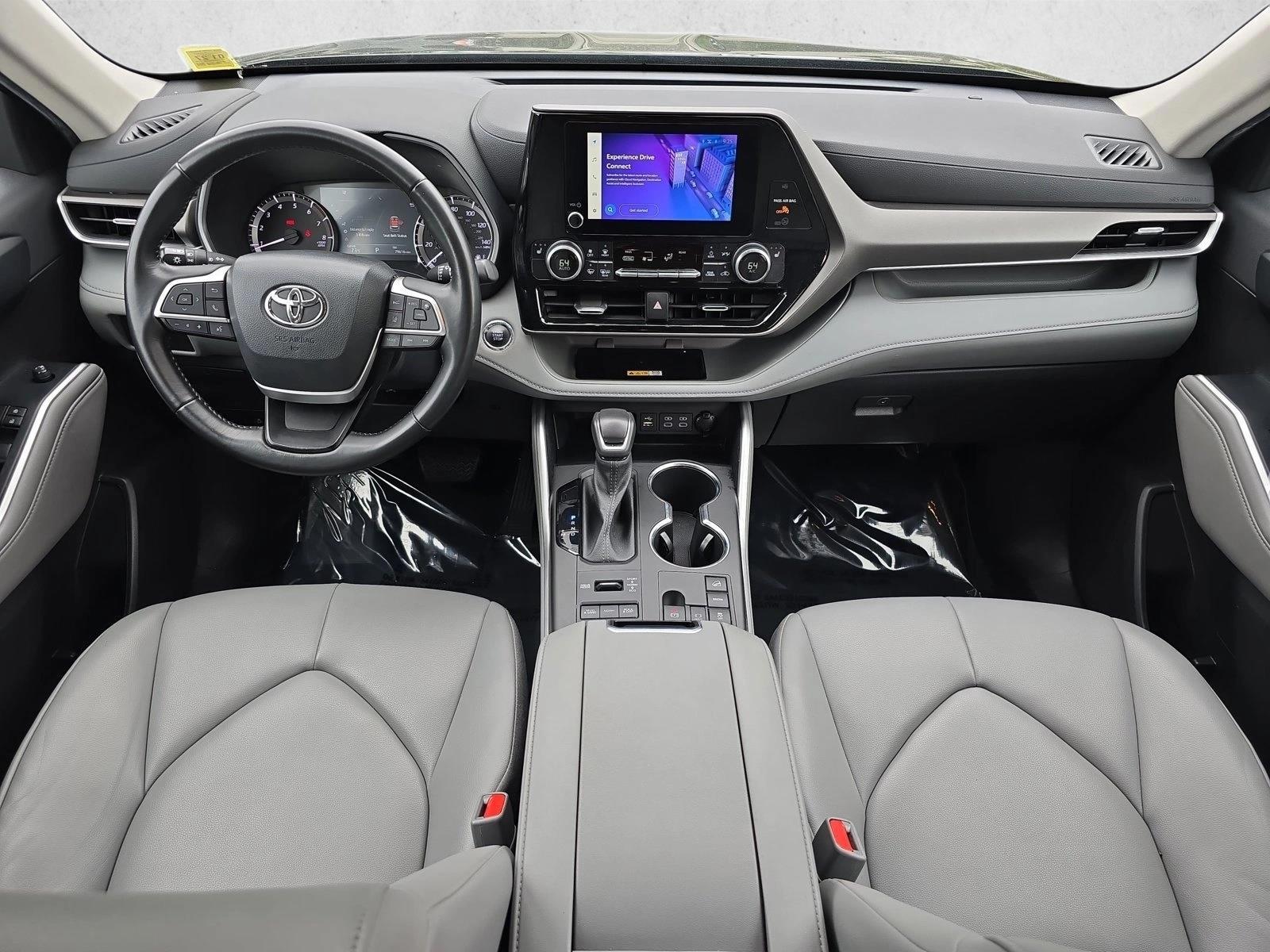 Thumbnail: 2023 Toyota Highlander - 3