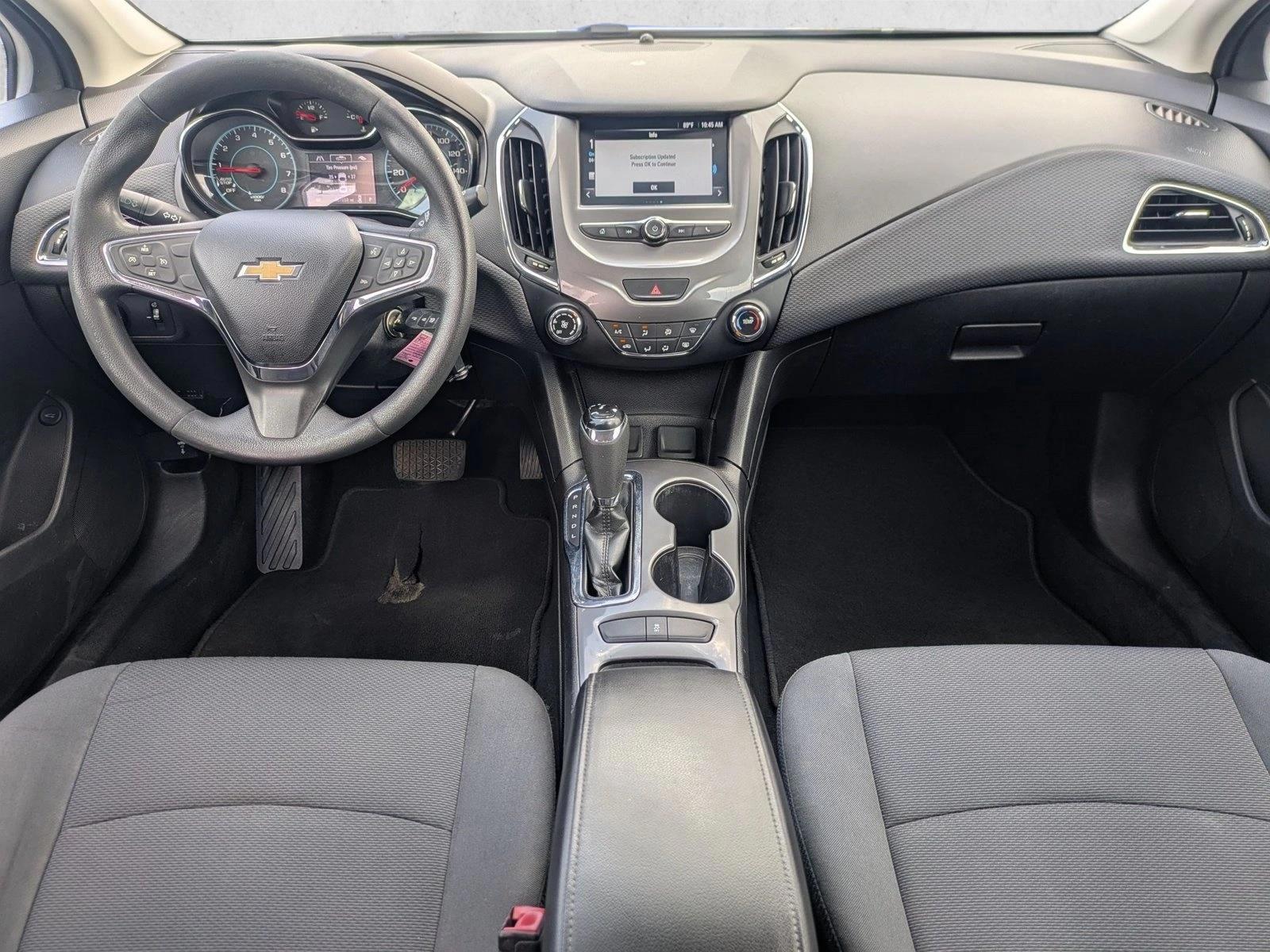 Thumbnail: 2018 Chevrolet Cruze - 4