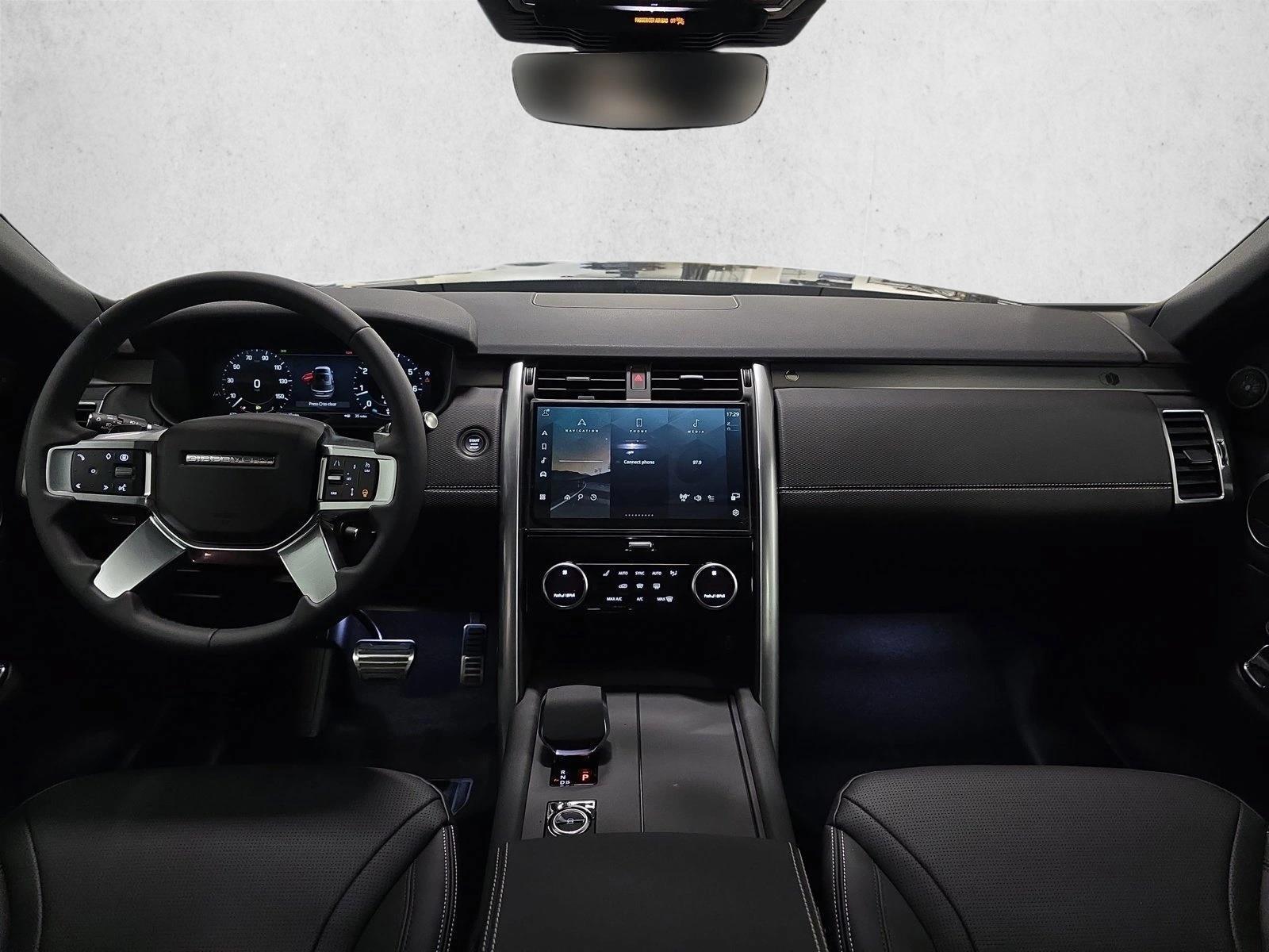 Thumbnail: 2026 Land Rover Discovery - 3