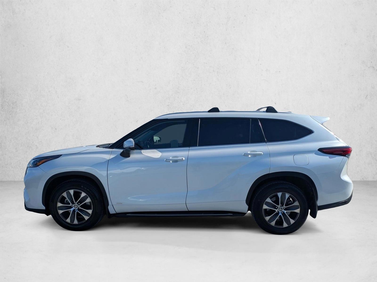 Thumbnail: 2022 Toyota Highlander - 2