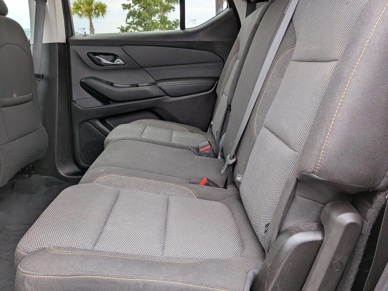 2021 Chevrolet Traverse LS - Photo 18