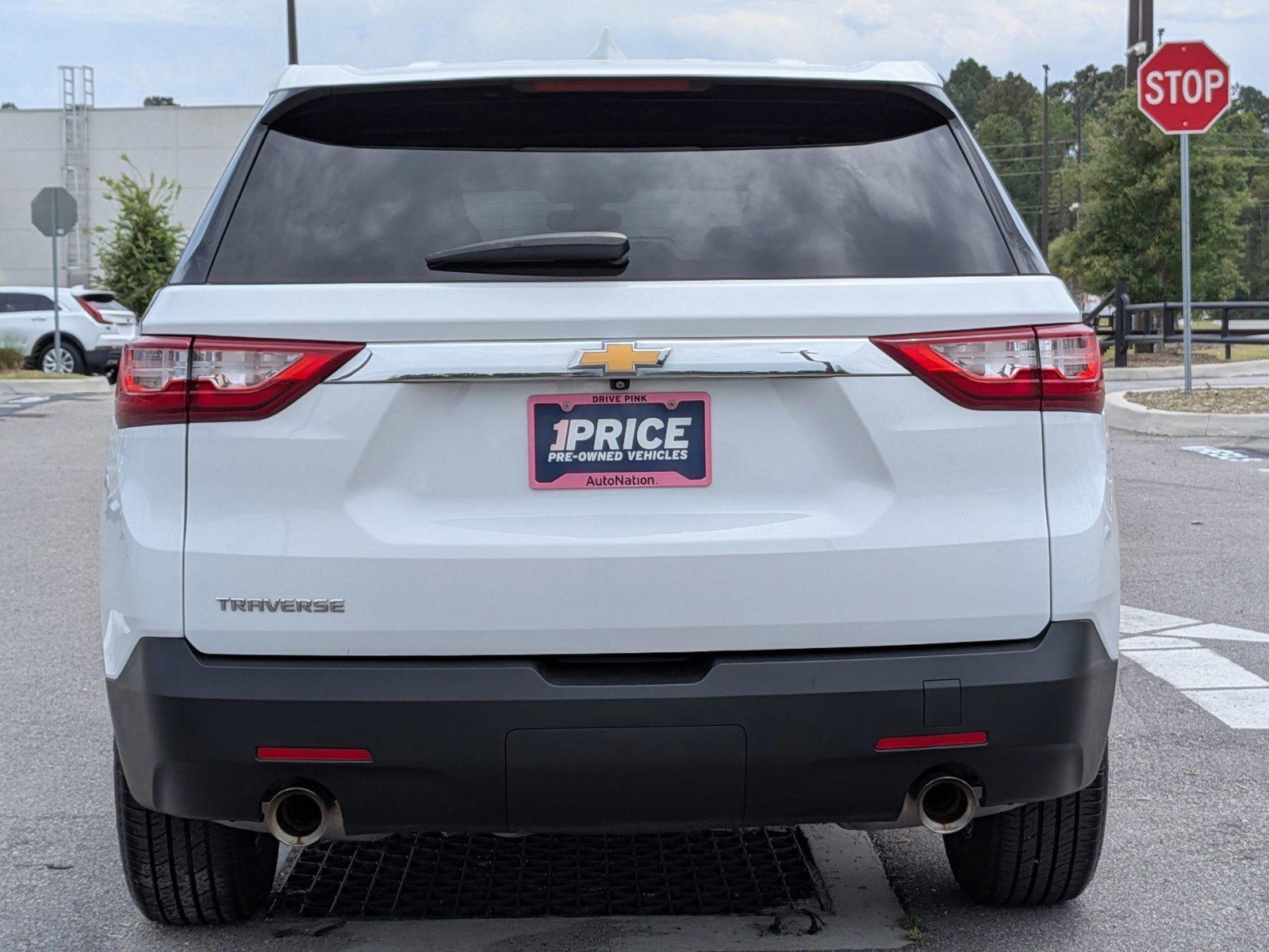 2021 Chevrolet Traverse LS - Photo 11