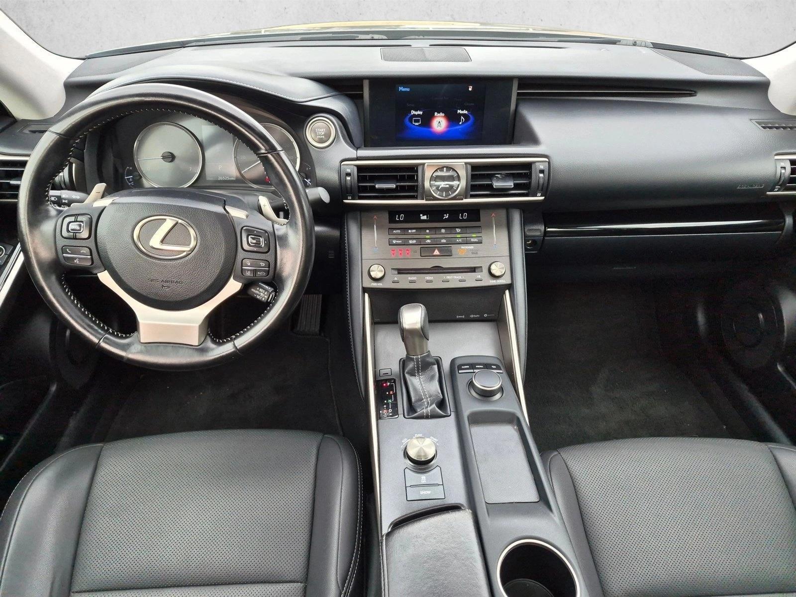Thumbnail: 2020 Lexus IS - 4