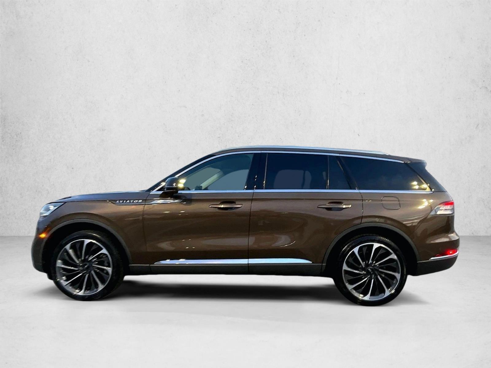Thumbnail: 2022 Lincoln Aviator - 2