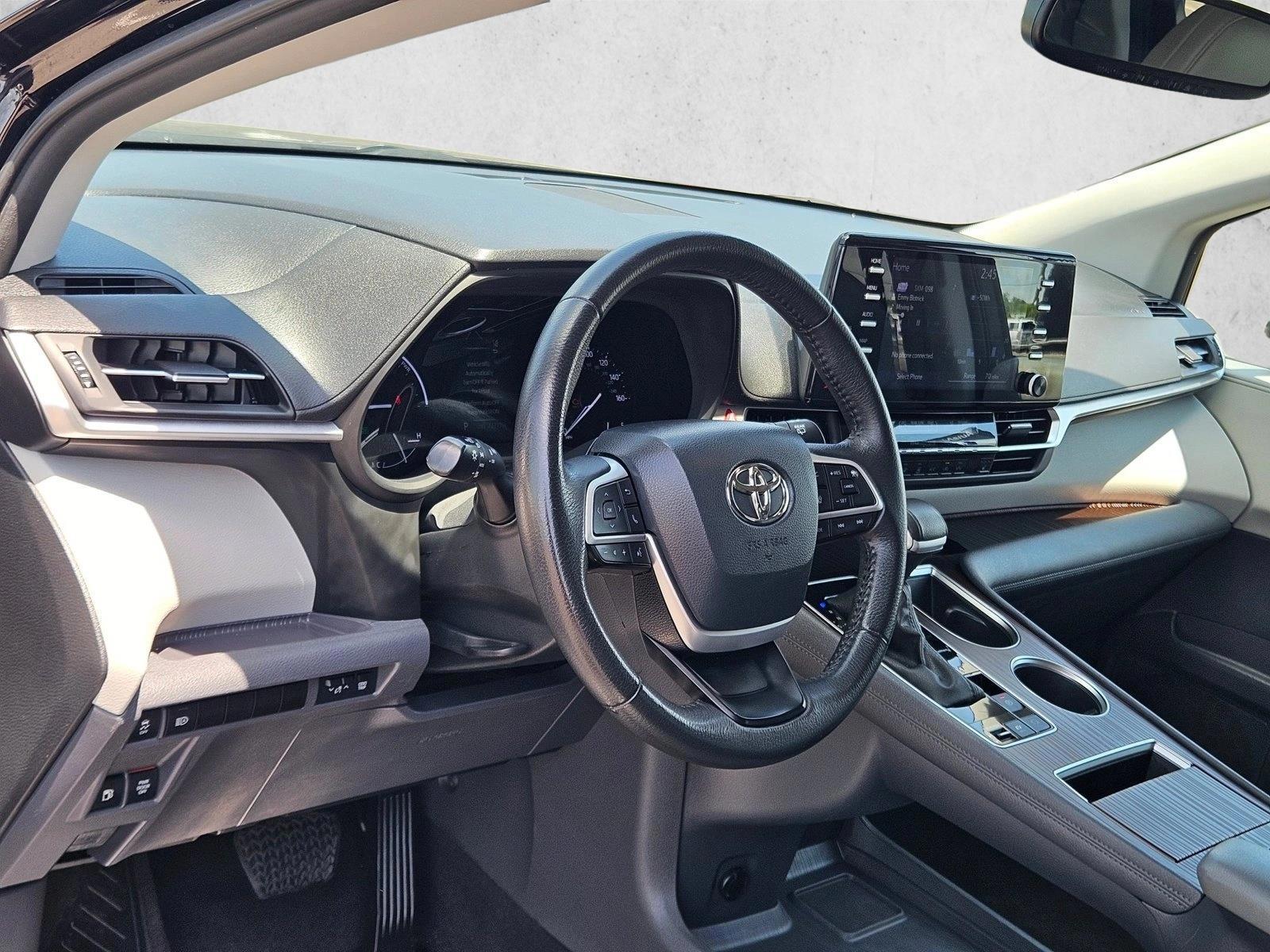2023 Toyota Sienna XLE - Photo 9