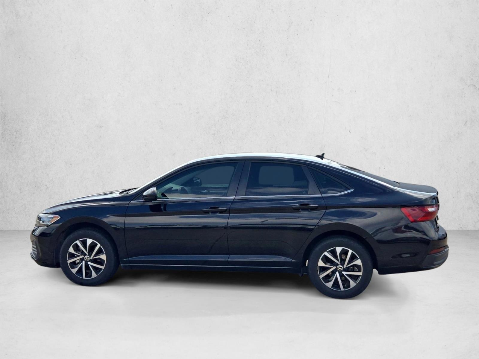 Thumbnail: 2022 Volkswagen Jetta - 2