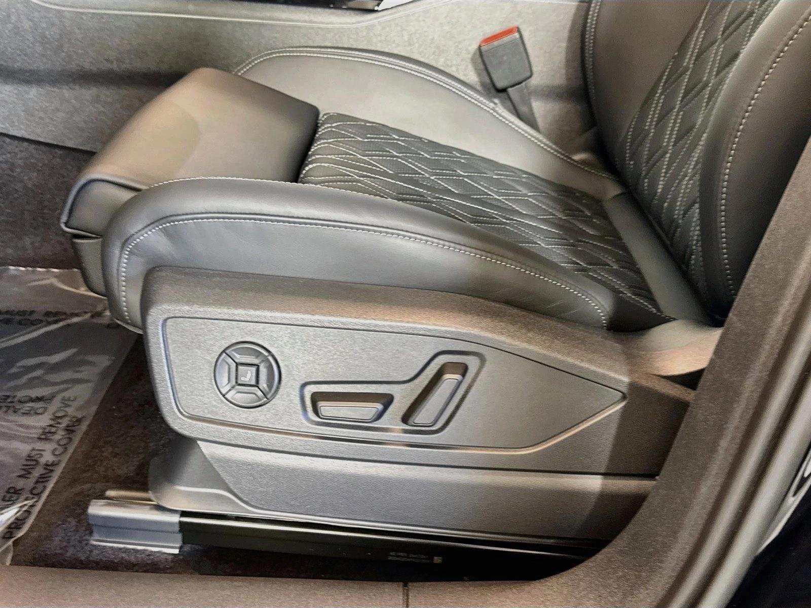 Thumbnail: 2026 Audi SQ5 - 5
