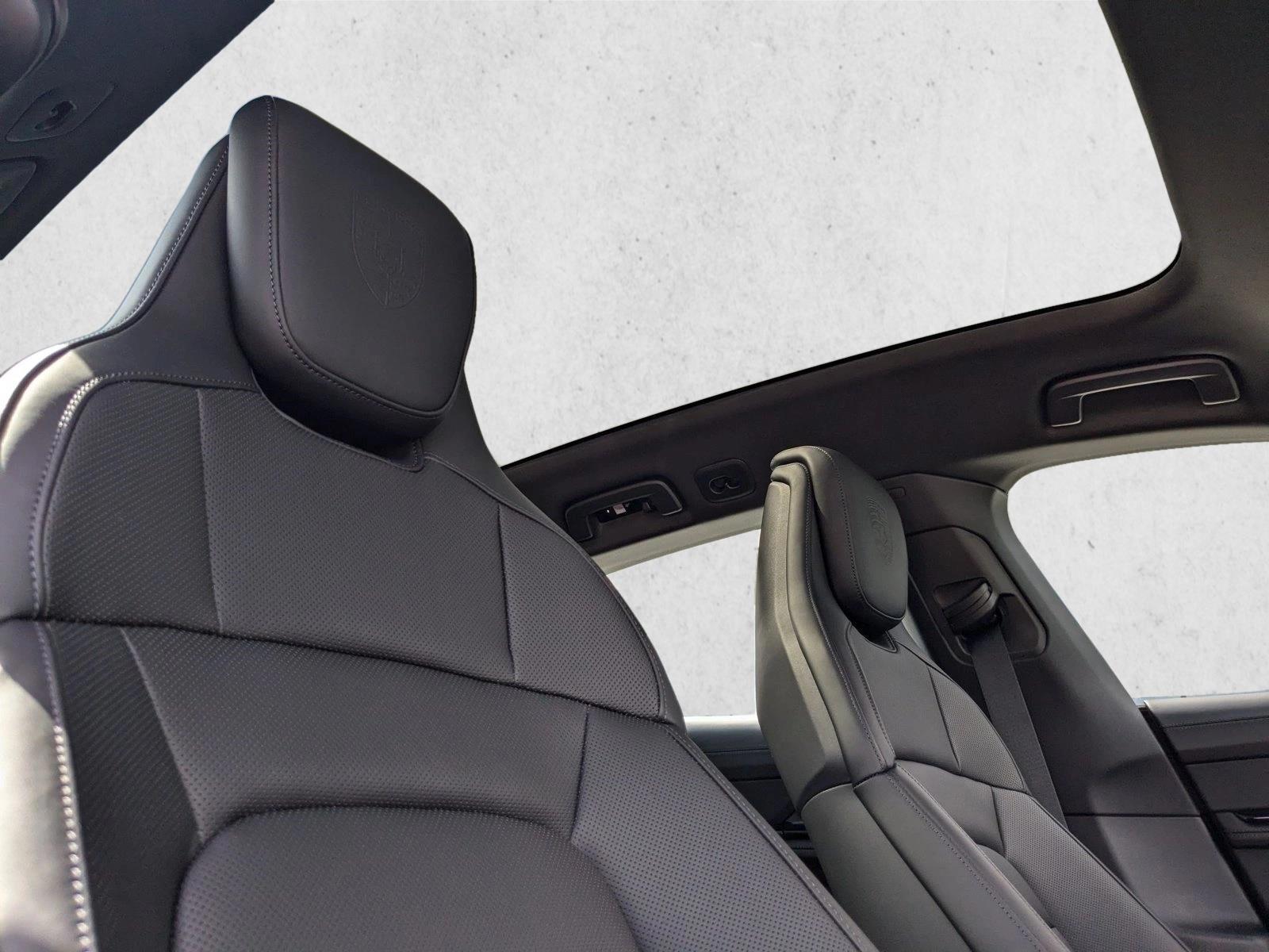 2024 Porsche Taycan S - Photo 25