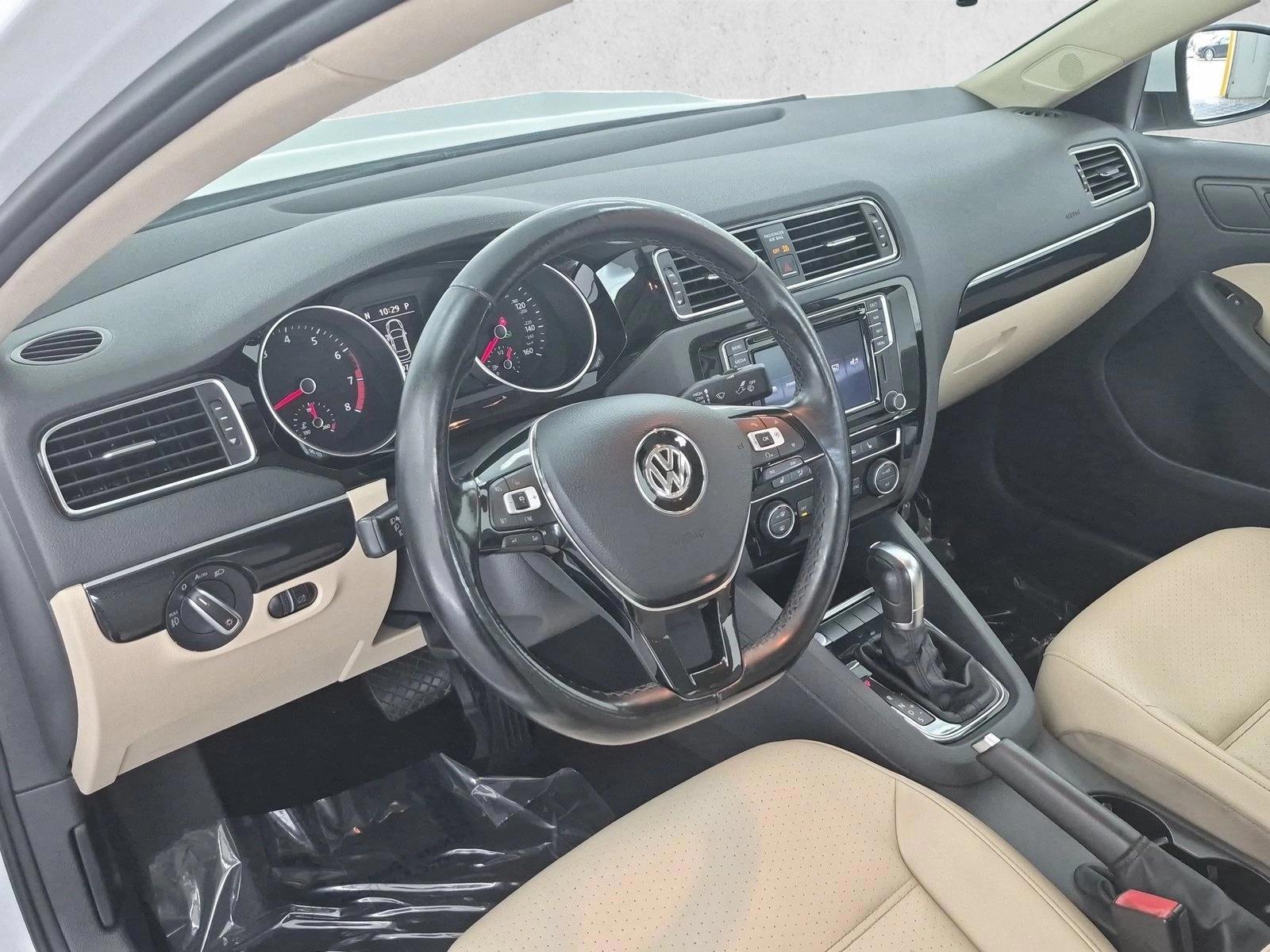 Thumbnail: 2017 Volkswagen Jetta - 3