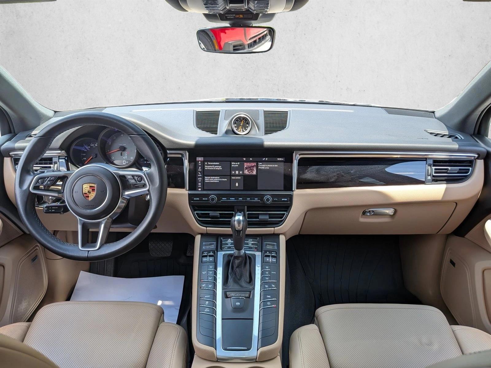 Thumbnail: 2021 Porsche Macan - 3