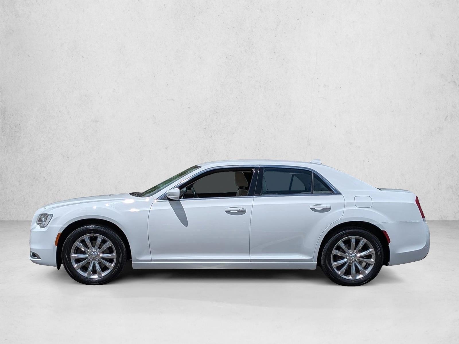 Thumbnail: 2019 Chrysler 300 - 2
