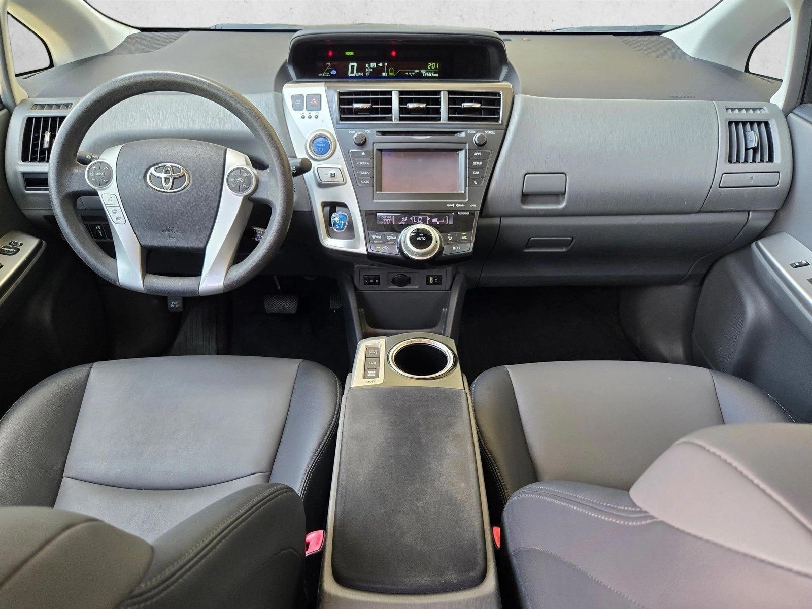 Thumbnail: 2012 Toyota Prius v - 4