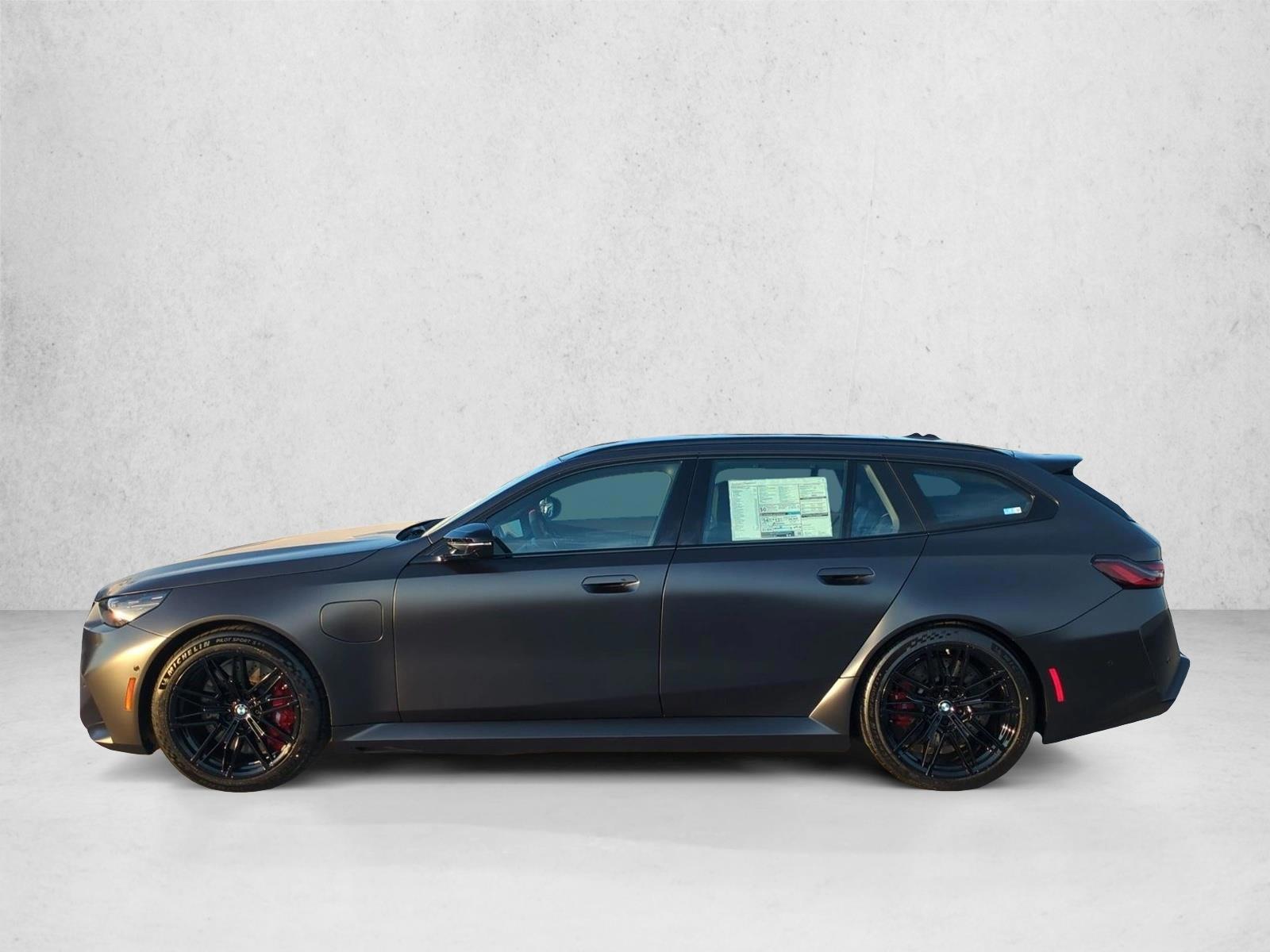 Thumbnail: 2026 BMW M5 - 2