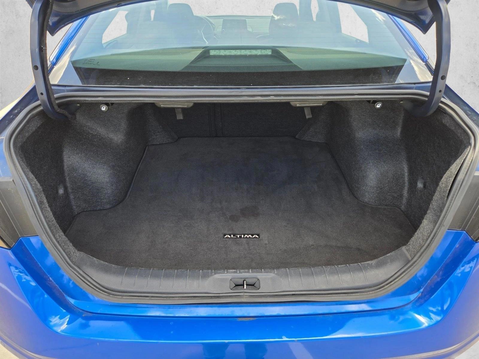 2025 Nissan Altima SV - Photo 6