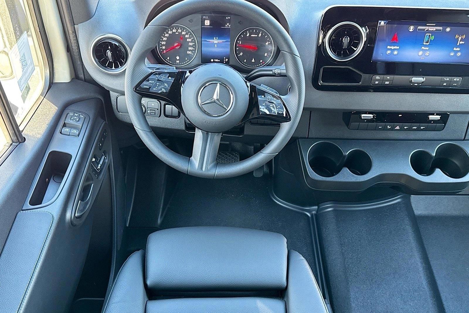 Thumbnail: 2026 Mercedes-Benz Sprinter - 3