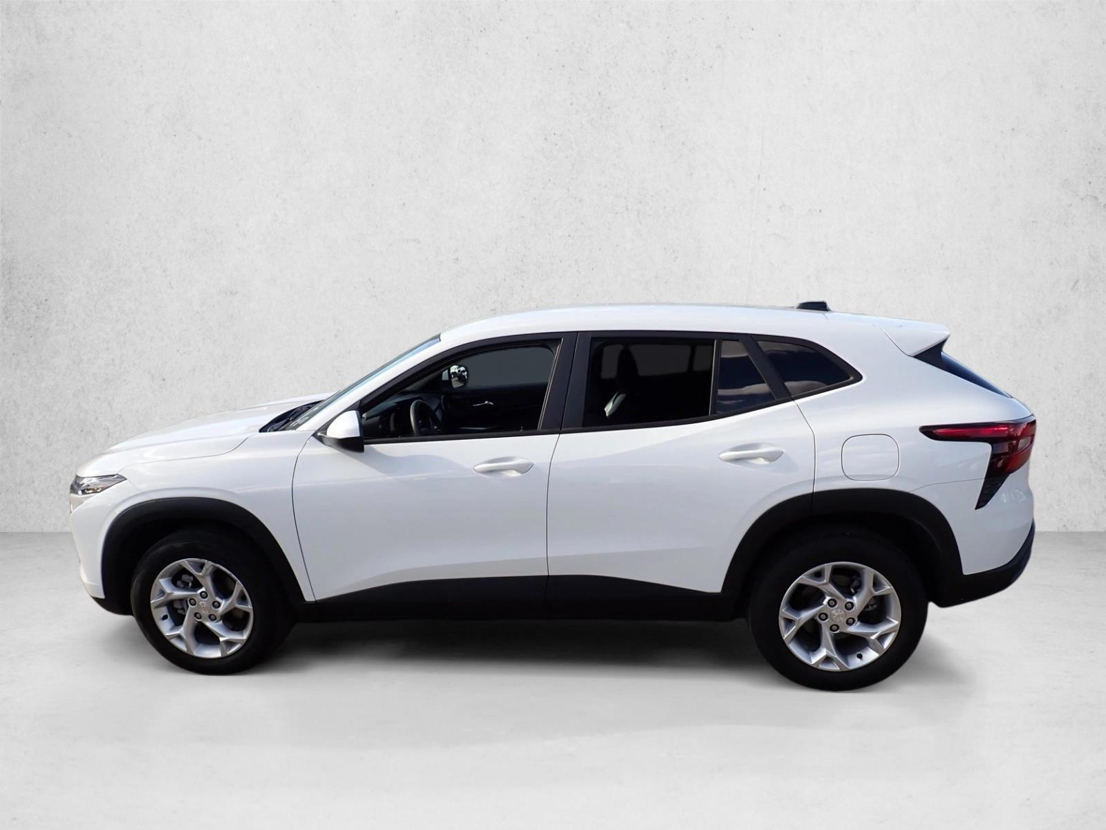 2024 Chevrolet Trax LS - Photo 2