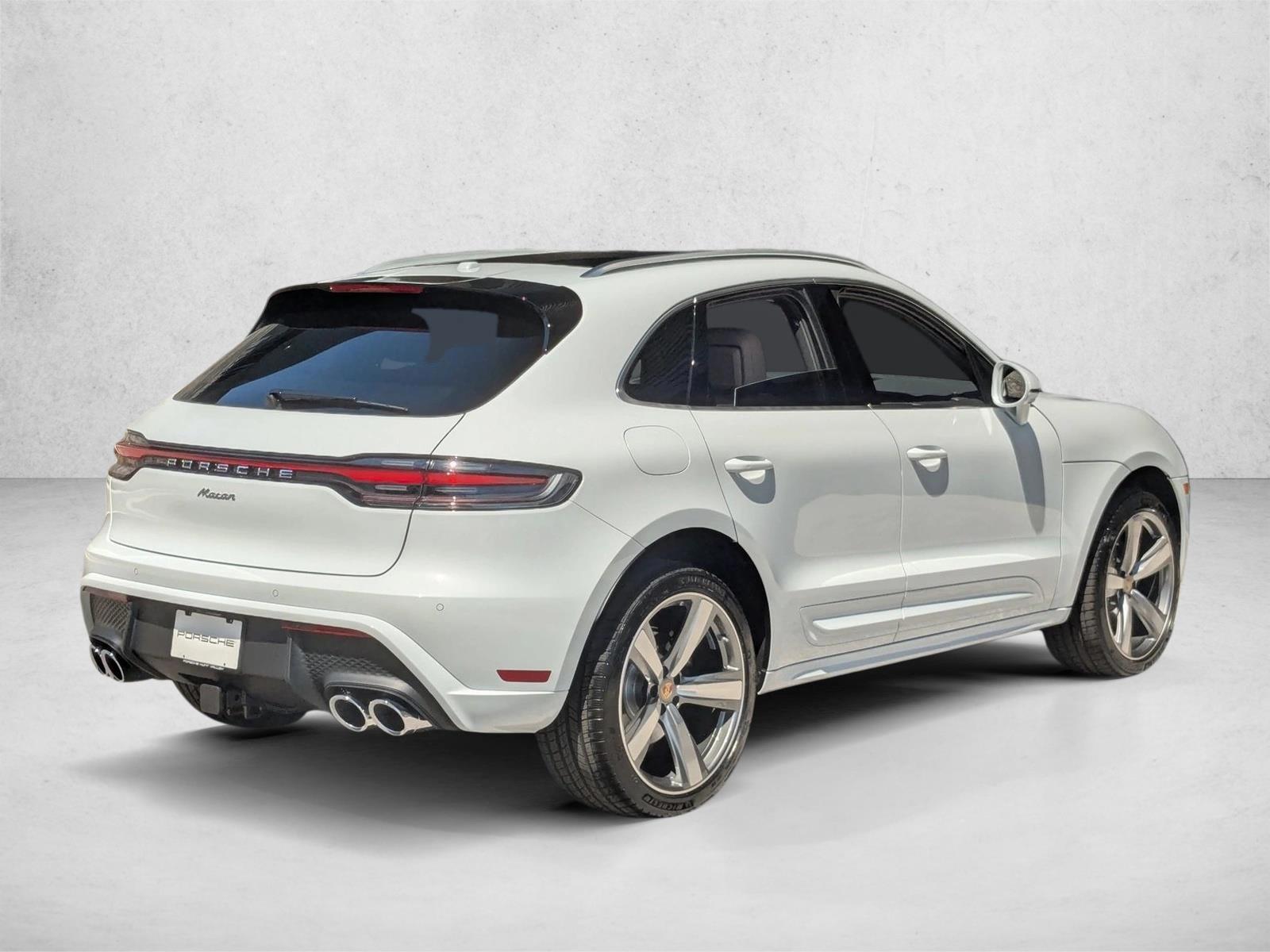2026 Porsche Macan T - Photo 9