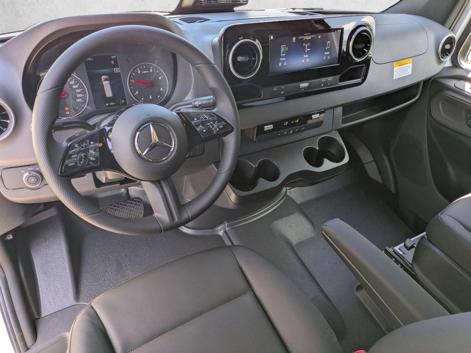 Thumbnail: 2026 Mercedes-Benz Sprinter - 3