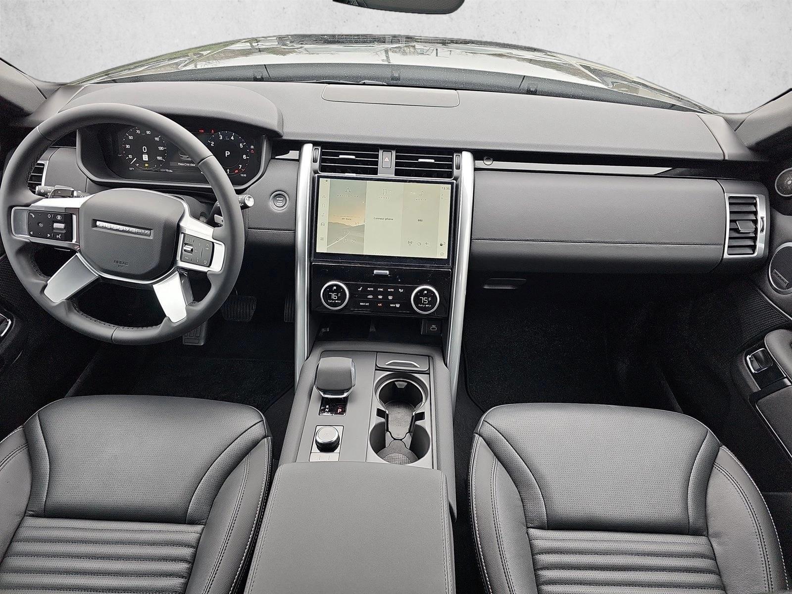 Thumbnail: 2025 Land Rover Discovery - 3