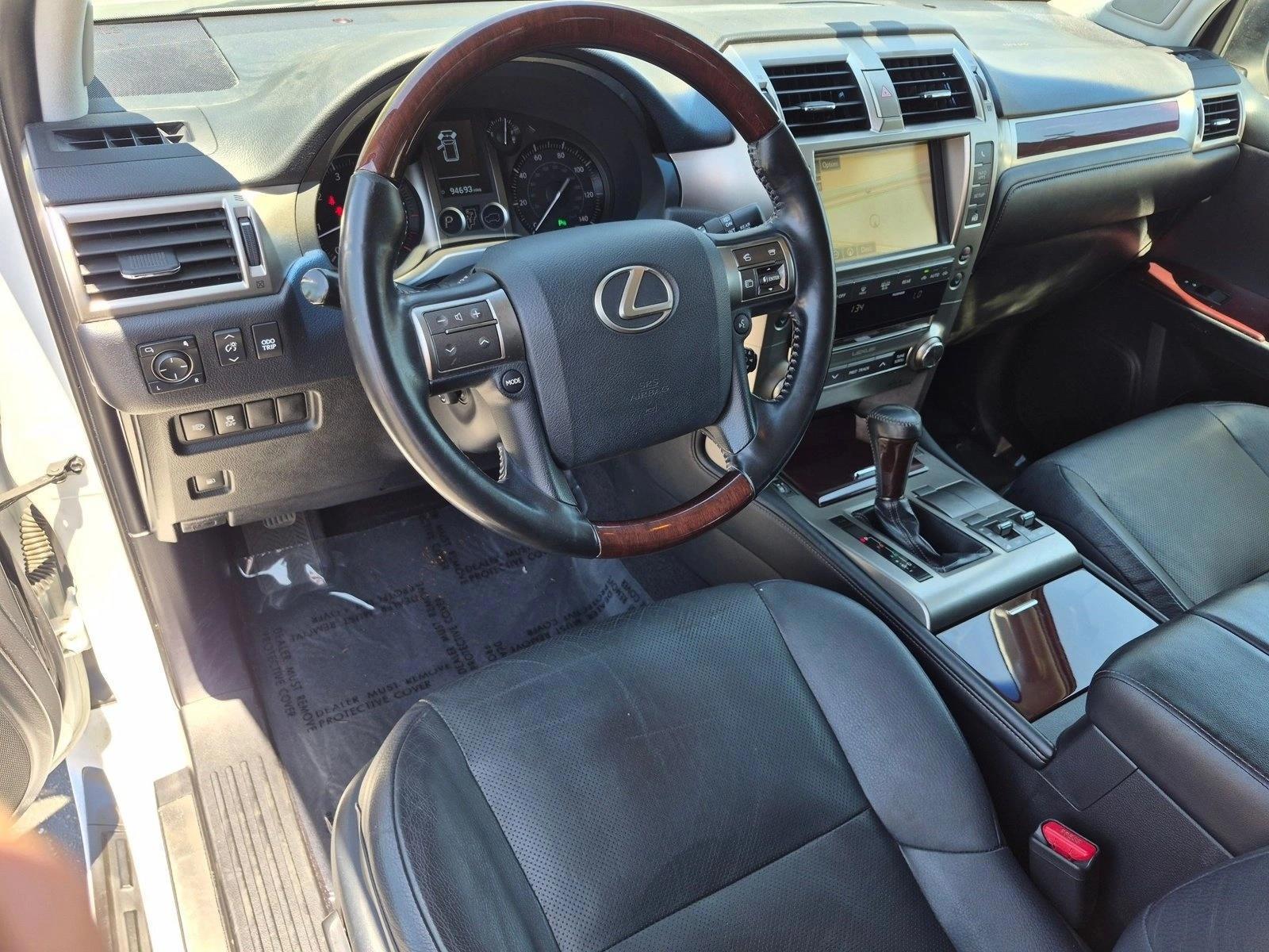 Thumbnail: 2019 Lexus GX - 3