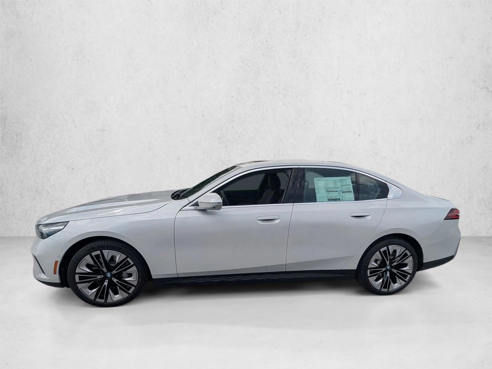 Thumbnail: 2026 BMW 5 Series - 2